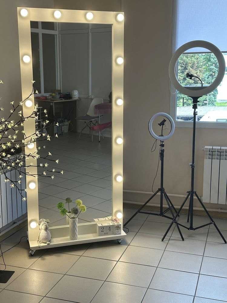 Зеркало с подсветкой, напольное , с лампочками, бьюти