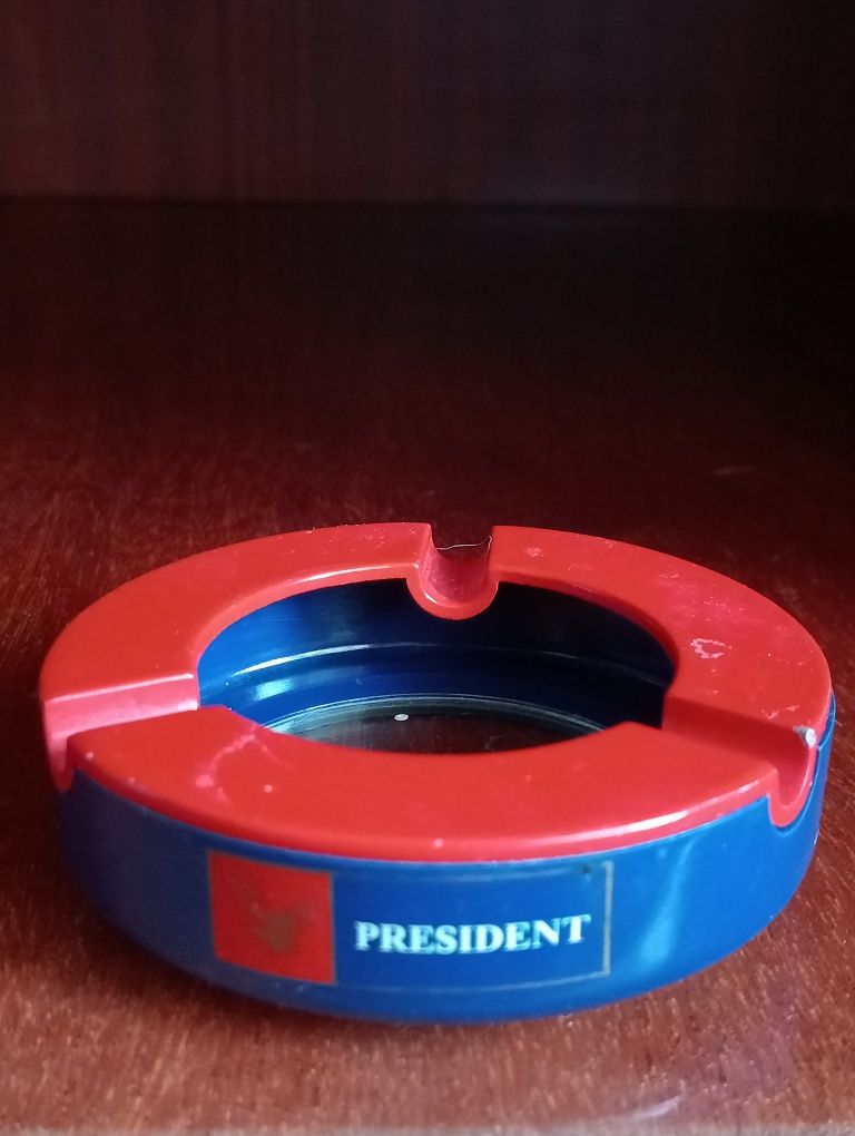 Попільничка PRESIDENT