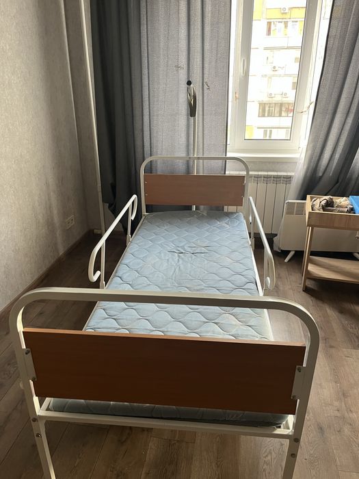 Ліжко для лежачих хворих