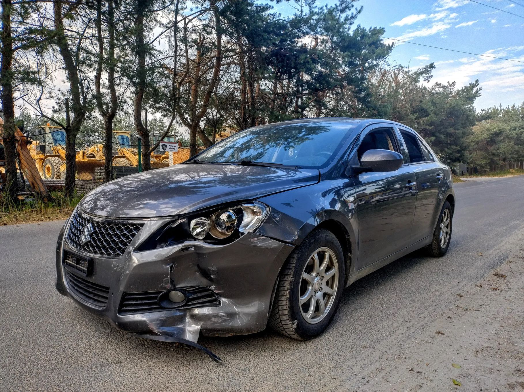Suzuki Kizashi Fv23% Napęd 4x4 bixenon Automat 178KM czujniki PDC Bluetooth KeylessGo