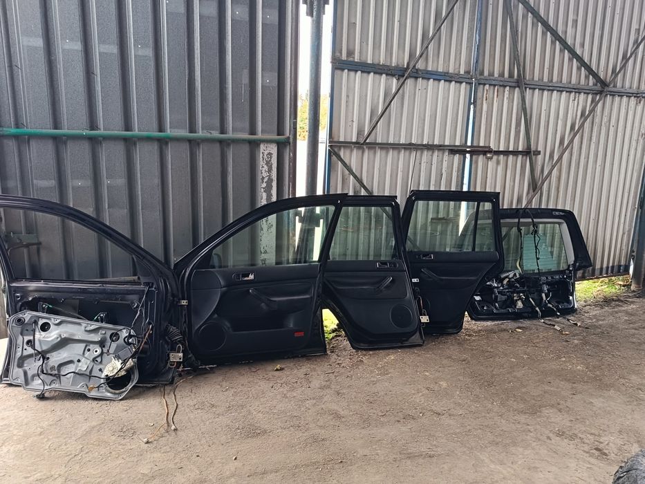 Drzwi kierowcy pasażera VW golf 4 kombi czarne klapa bagażnika