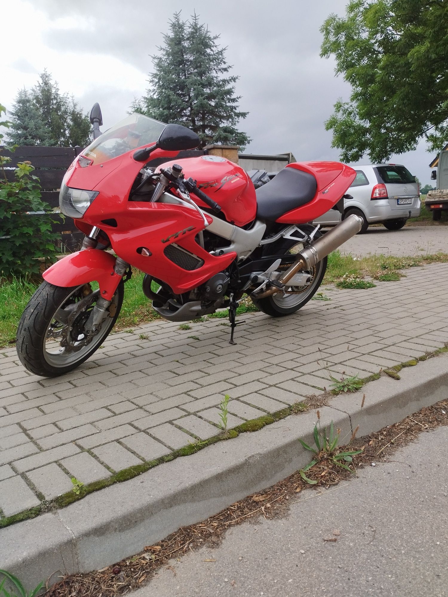 Honda vfr 1000f rok 2001 bdb stan