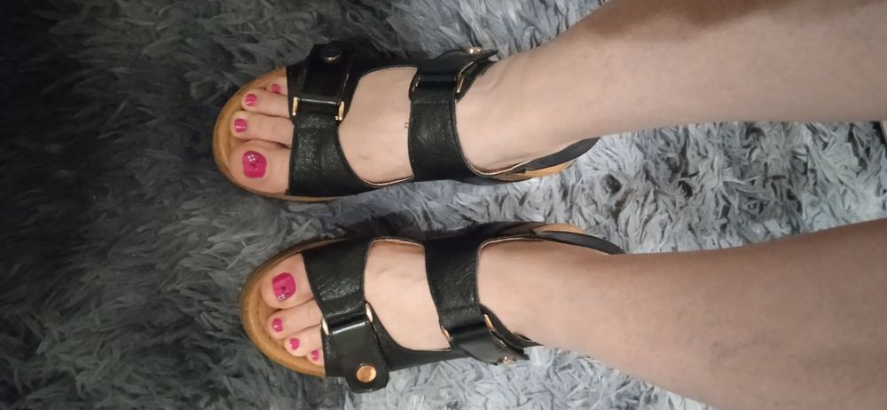 Продам босаножки р. 37