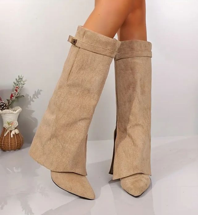 Чудові стильні чоботи сапоги на підборах