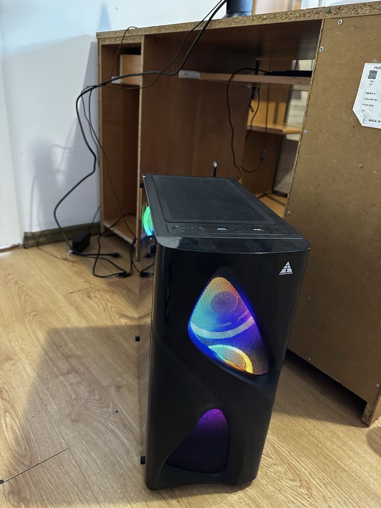 Zestaw komputerowy і monitor gamingowy
