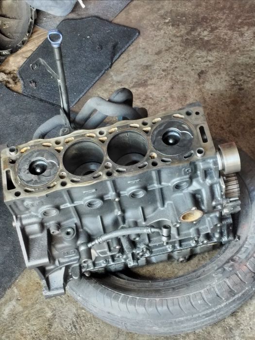 Bloco Motor RHY Citroén Xsara Picasso 2.0HDI Injecção BOSCH Ano 2002