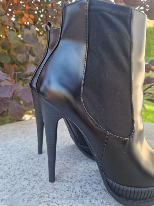 Czarne botki kozaki Zara 40 na szpilce eleganckie modne