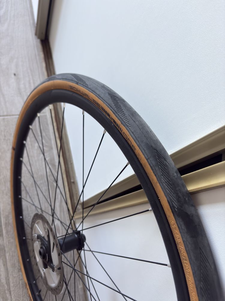 Pneus de estrada Schwalbe S-One – Ótimo estado