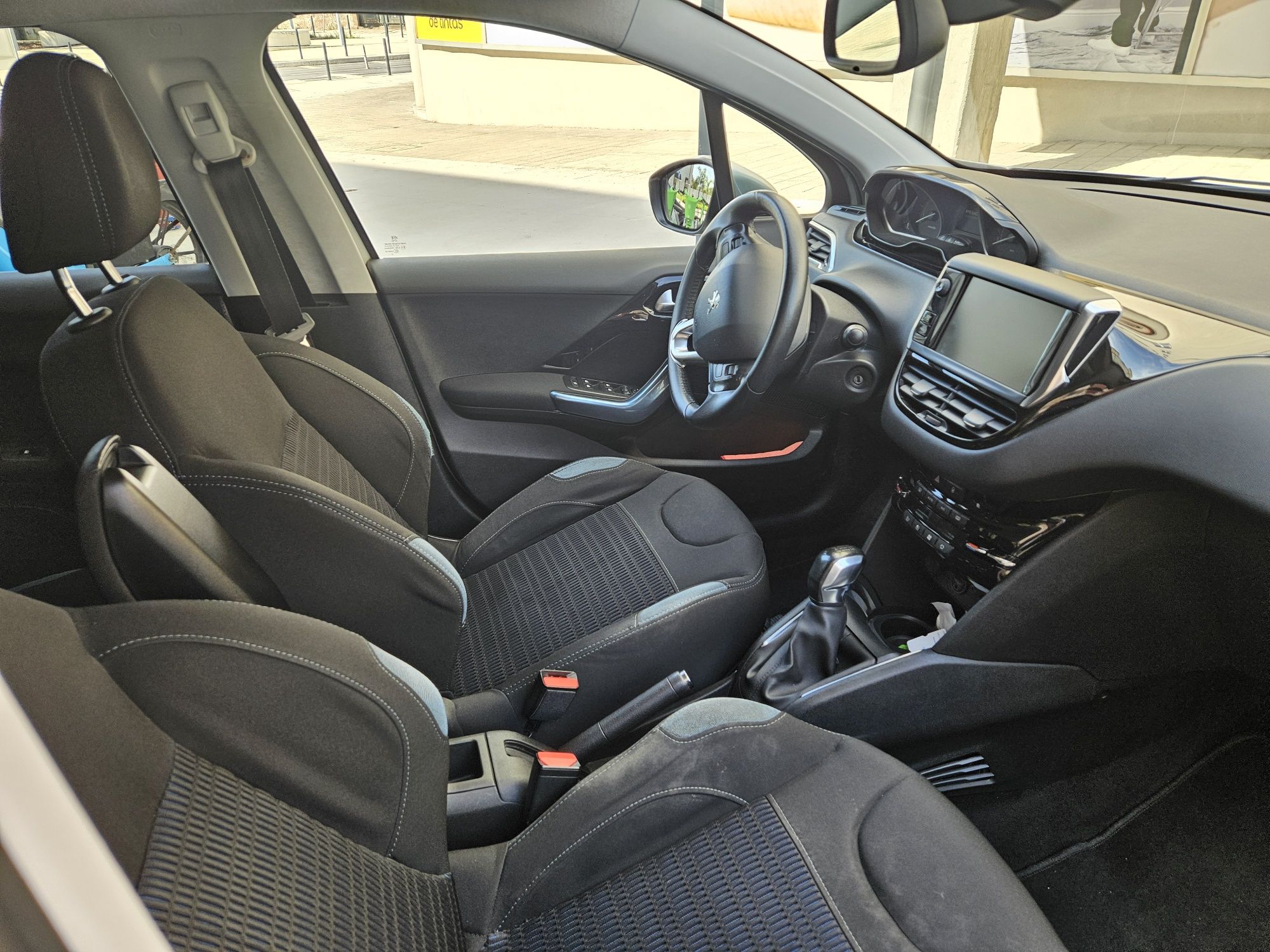 Peugeot 208 1.6 HDI