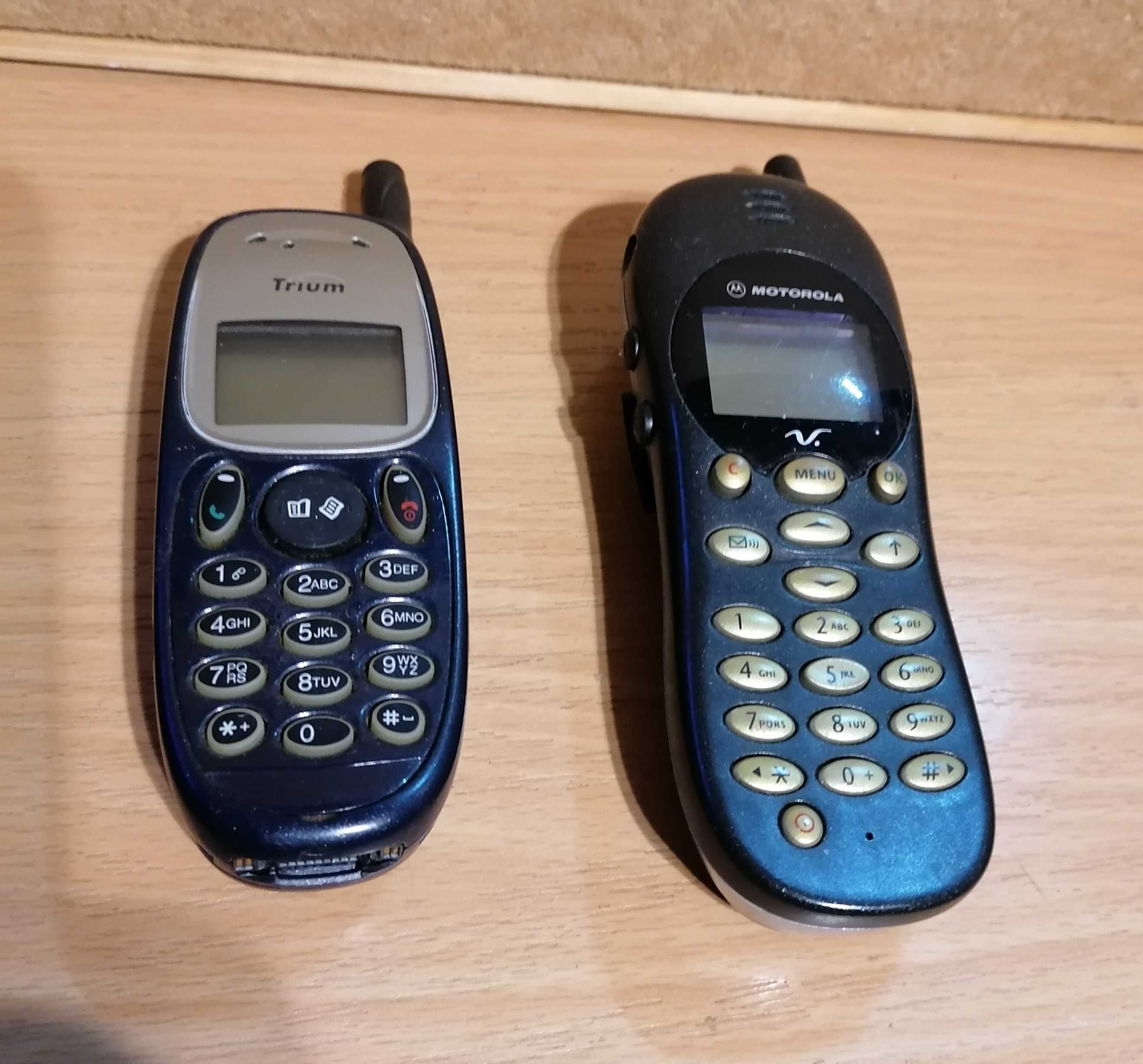 Telefony  - Nokia 3210.(niebiesko-biała) + kilkanaście szt.