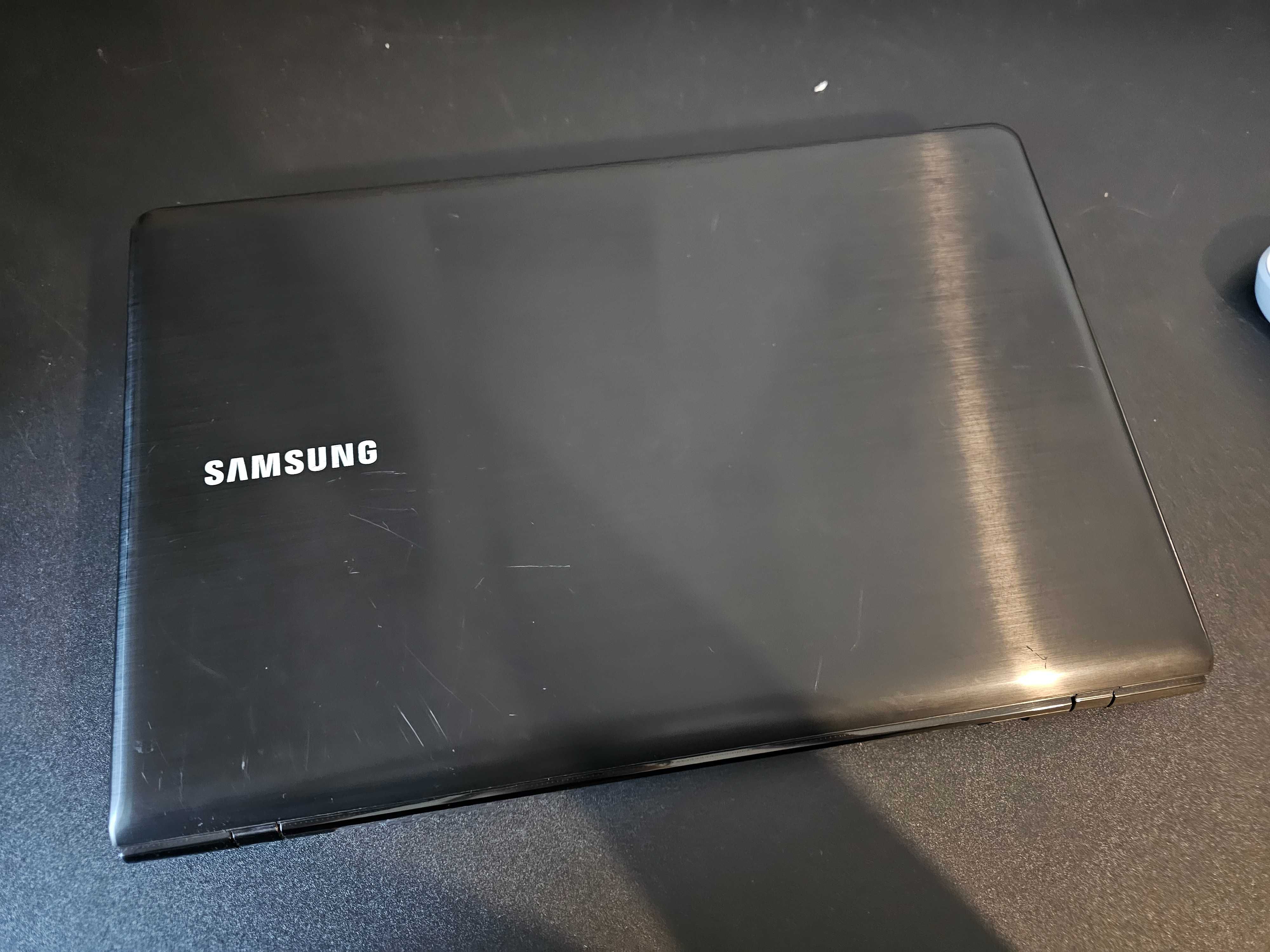 Ноутбук Samsung NP355E5C