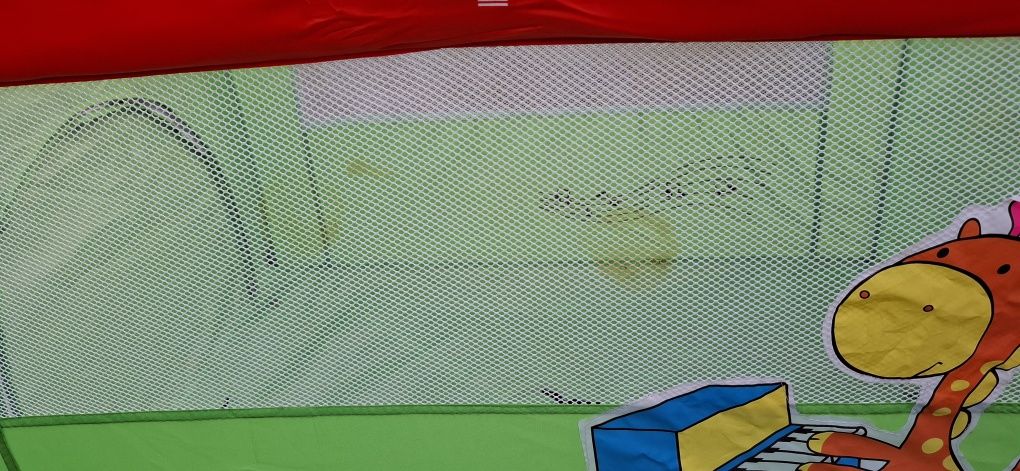 Łóżeczko turystyczne dwupoziomowe z przewijakiem