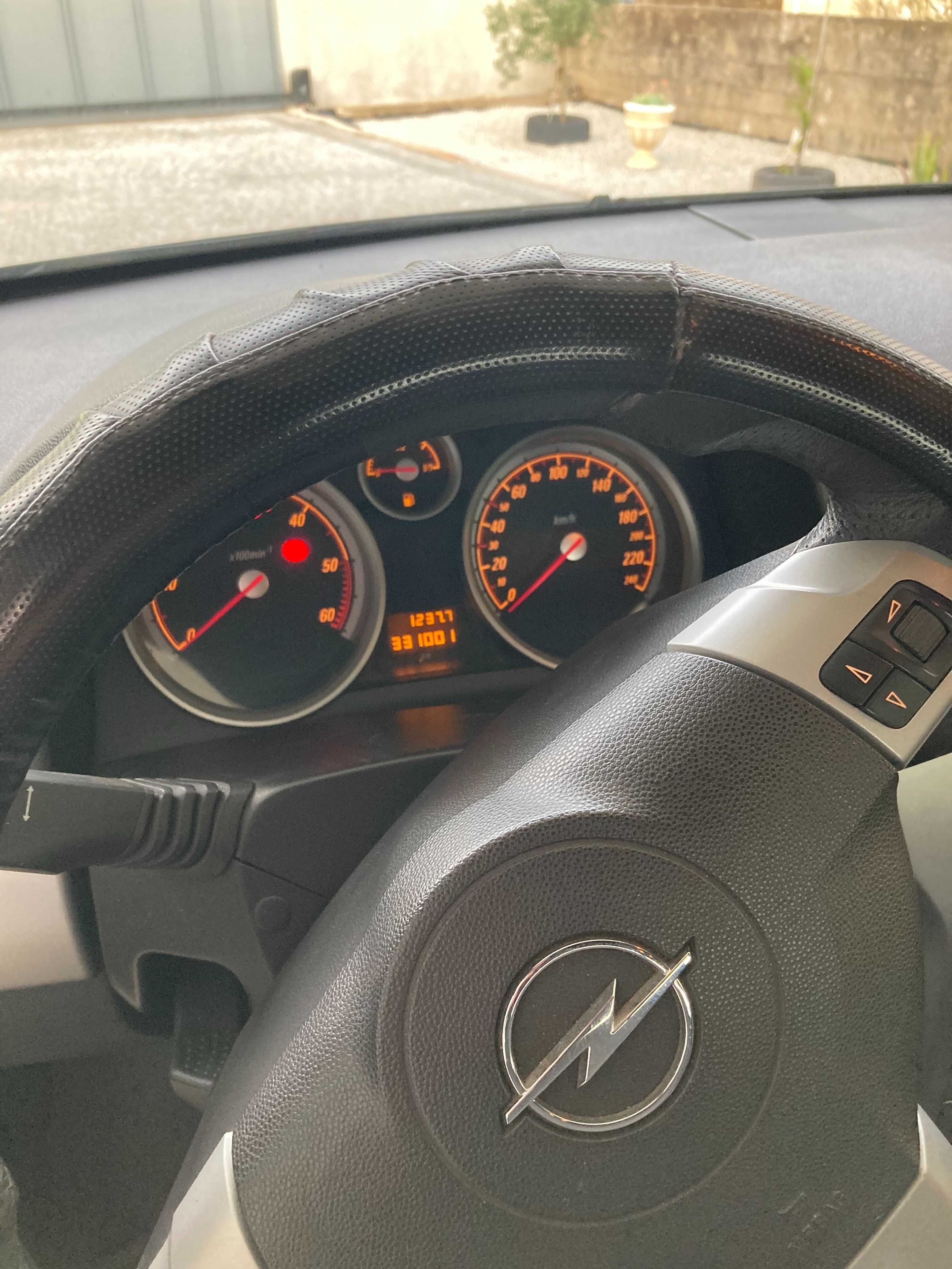 Astra  GTC 1.3 Gasóleo em  bom estado  ver fotos