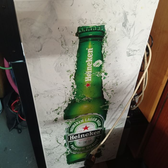 zamrażarka z witryną szklaną heineken zakres do -30 stopni