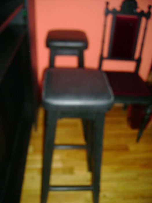 Bar z 2 krzesłami