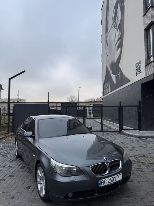 BMW E60.