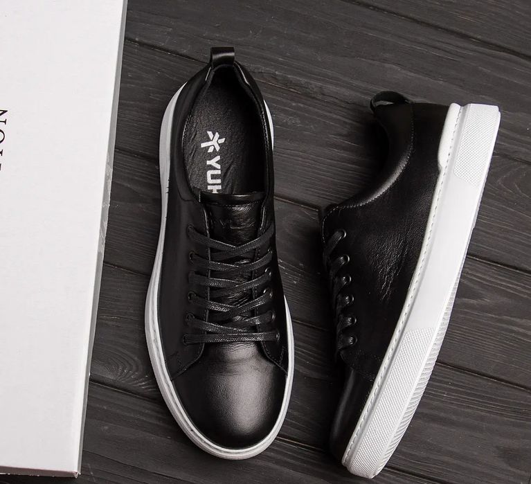 Мужские кроссовки черные с белой подошвой, кожаные кеды на весну