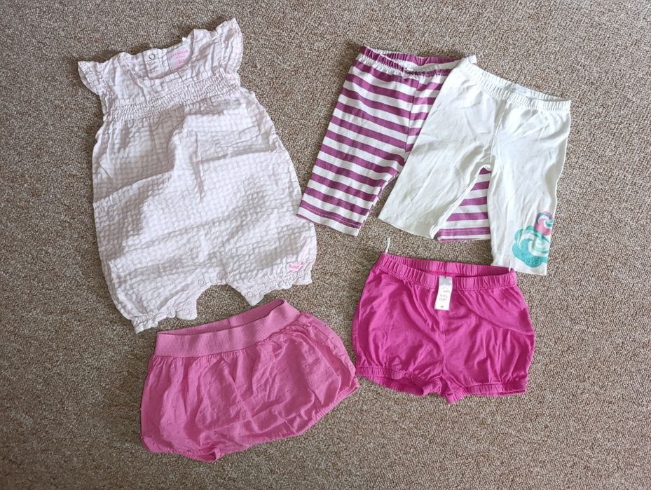 Zestaw czterech  par krótkich spodenek leginsy szortyr.80 rampersy