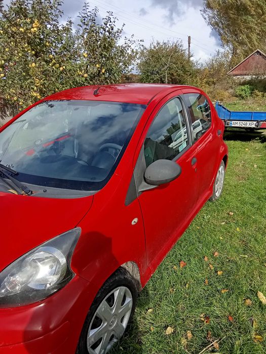 Легкові Авто Тайота