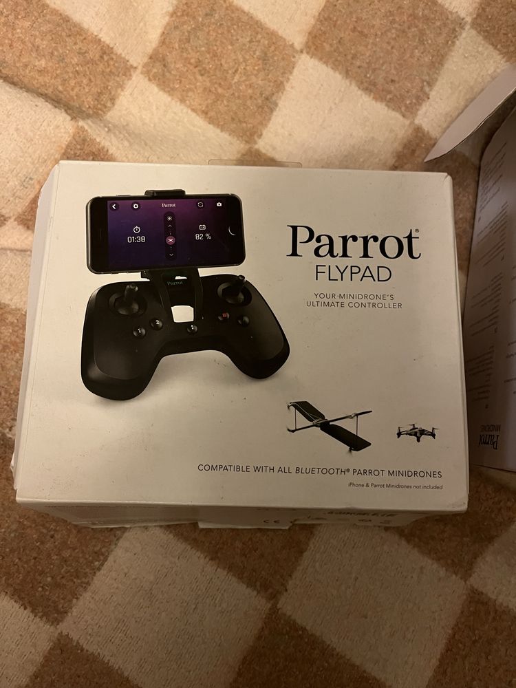 Parrot flypad minidrone. Bluetooth.