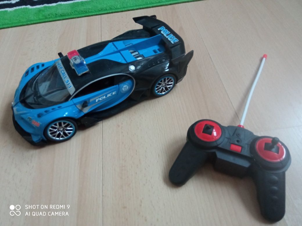 Samochód policyjny sterowany na pilota