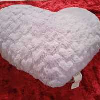 Красива подушка Серце на подарунок бузкового кольору