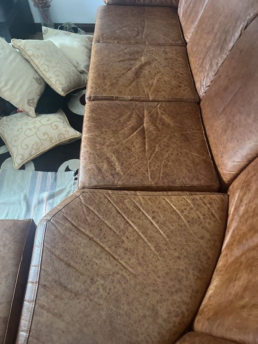 Sofa em pele redondo em otimo estado