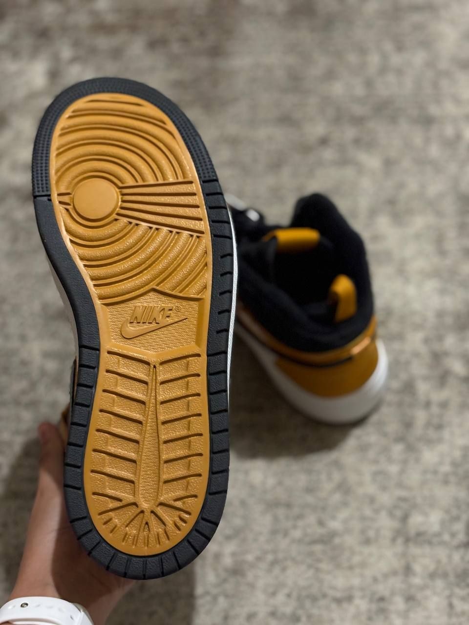 Продаю оригинальные Air Jordan, размер 44.5, черные без коробки