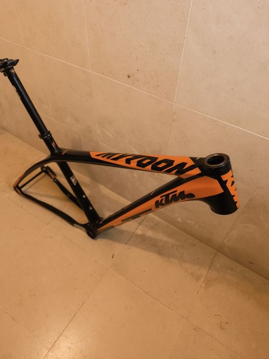 Quadro Carbono KTM myroon  Boost 19"