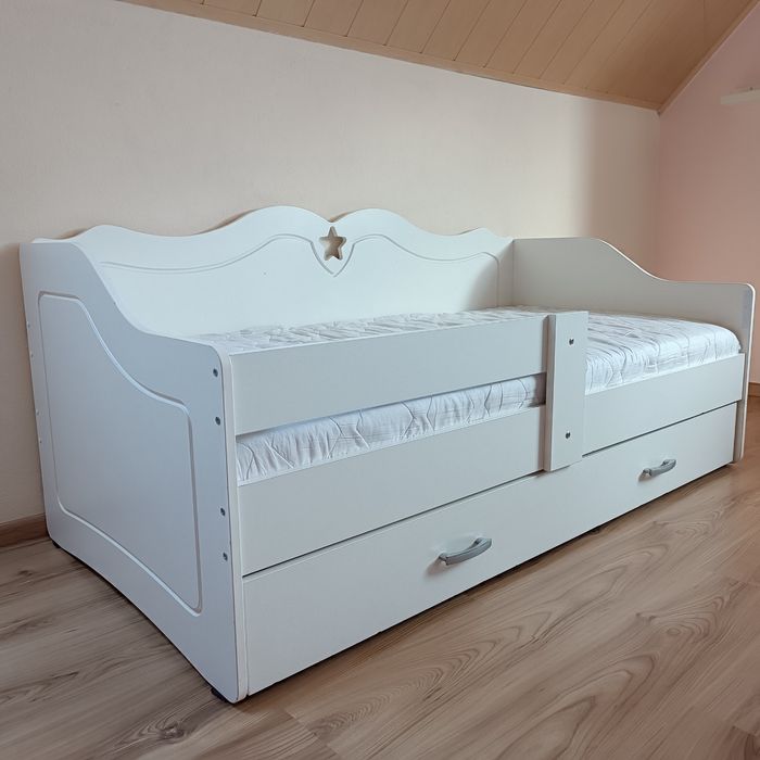Łóżko dziecięce  163x84x75 + ochraniacz na barierkę