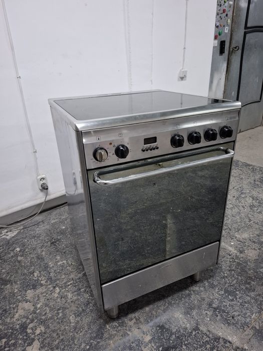 Єлектроплита SMEG