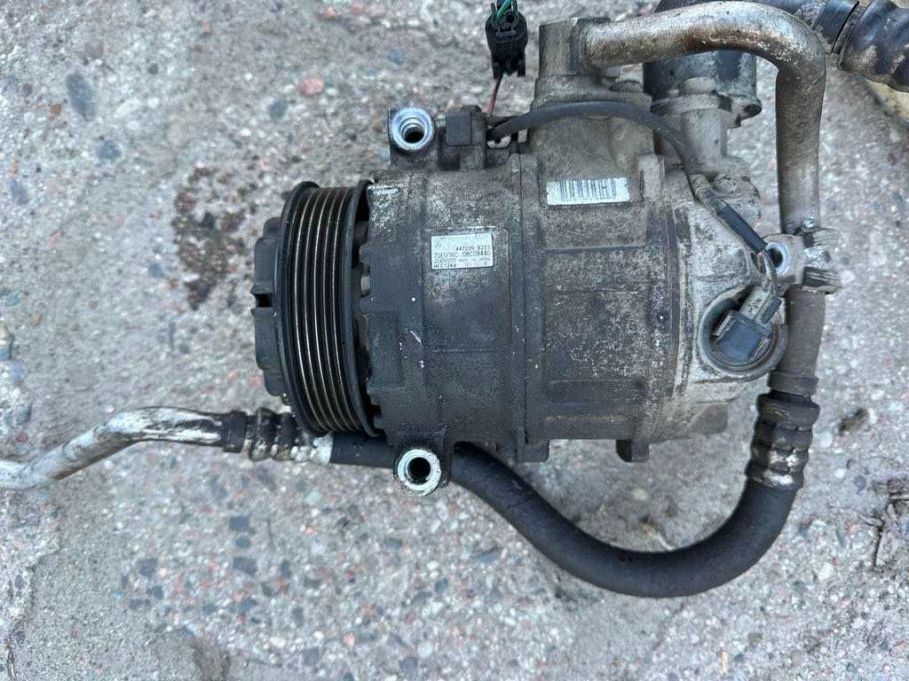 Sprężarka klimatyzacji plus chłodnica  C180 w pelni sprawna