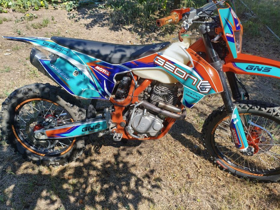 Продам мотоцикл Geon250Gns