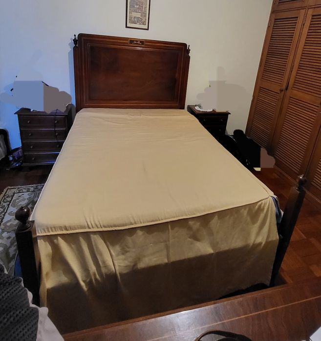 Mobília de quarto em mogno