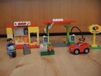 Lego duplo stacja paliw plus gratis strażak w samochodzie