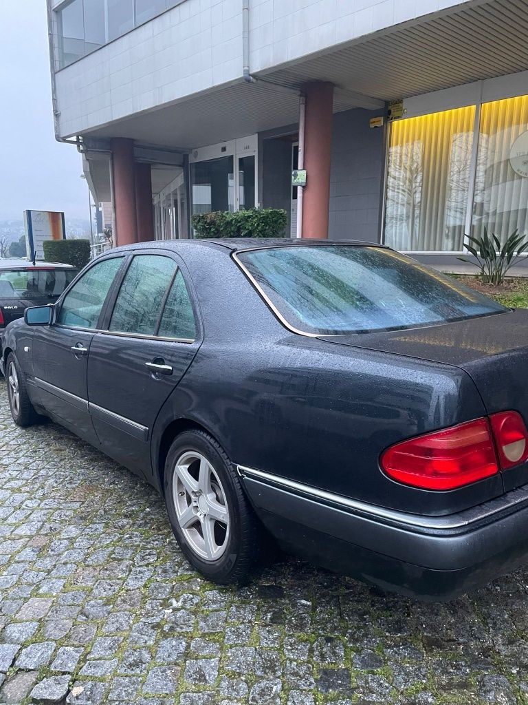 Vendo Mercedes-Benz