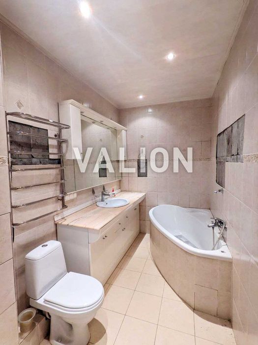 Продаж 4к квартири на бул. Верховної Ради 21а Дніпровський Лівий