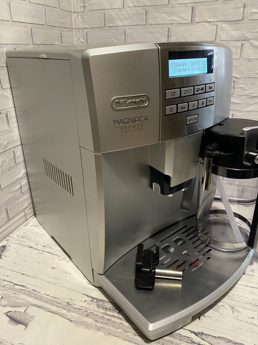 Кавомашина Delonghi Magnifica Pronto Cappuccino з Німеччини