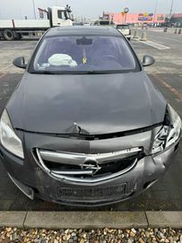 Opel Insignia uszkodzony