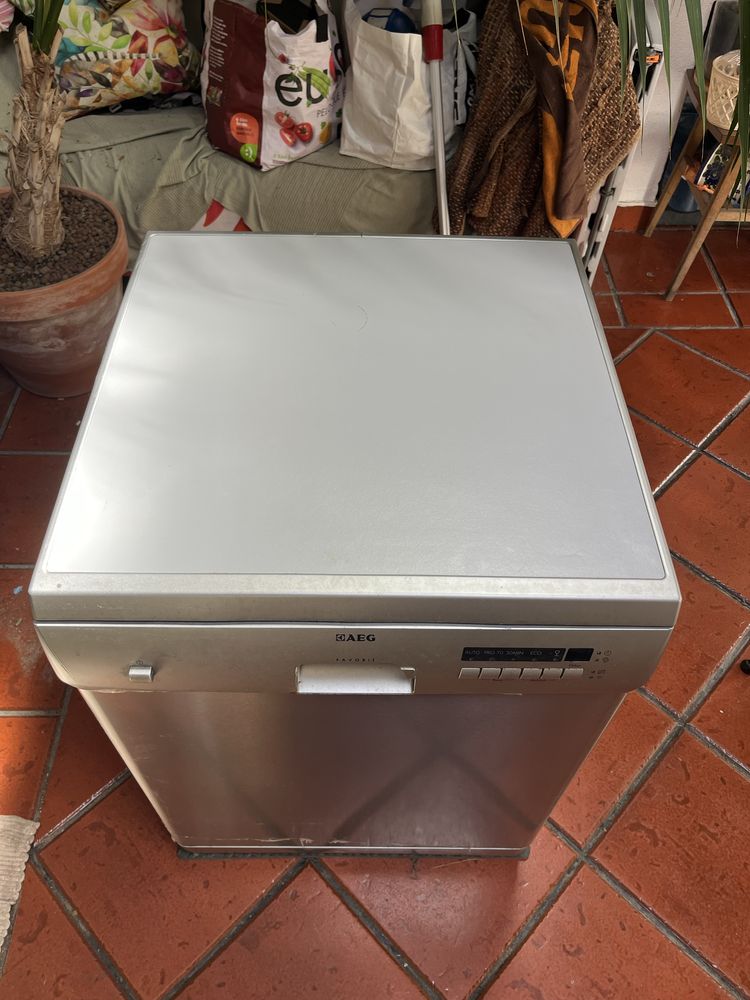 Máquina de lavar loiça AEG