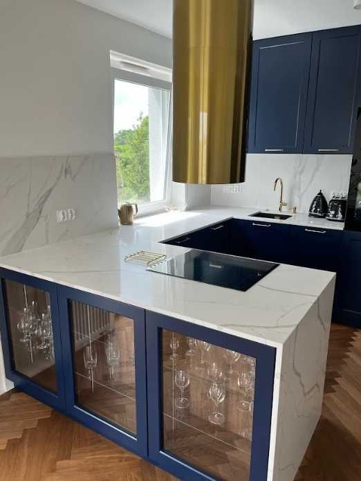 Blaty/parapety pod wymiar, granit, konglomeraty kwarcowe/granitowe