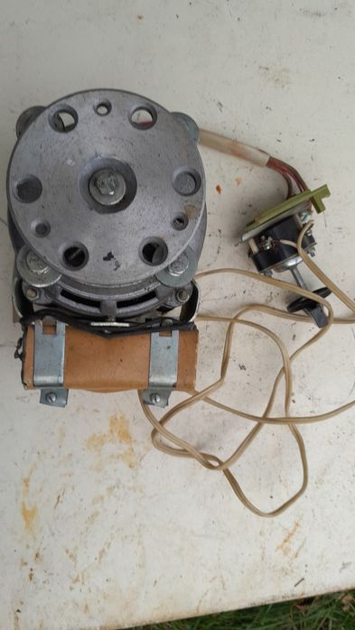 Двигатель асинхронный АВЕ-07-4ЦУ4.