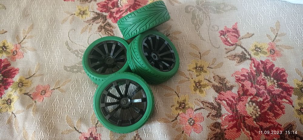 Колёса 4шт маштаб 1:10