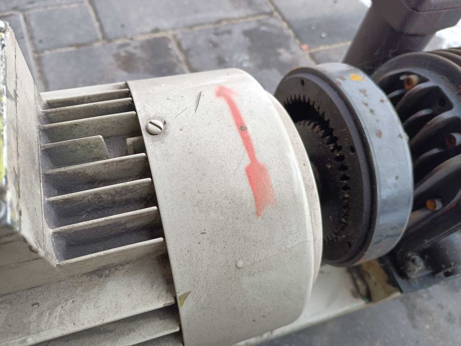 Pompa próżniowa,  napęd variator Adast Romayor..