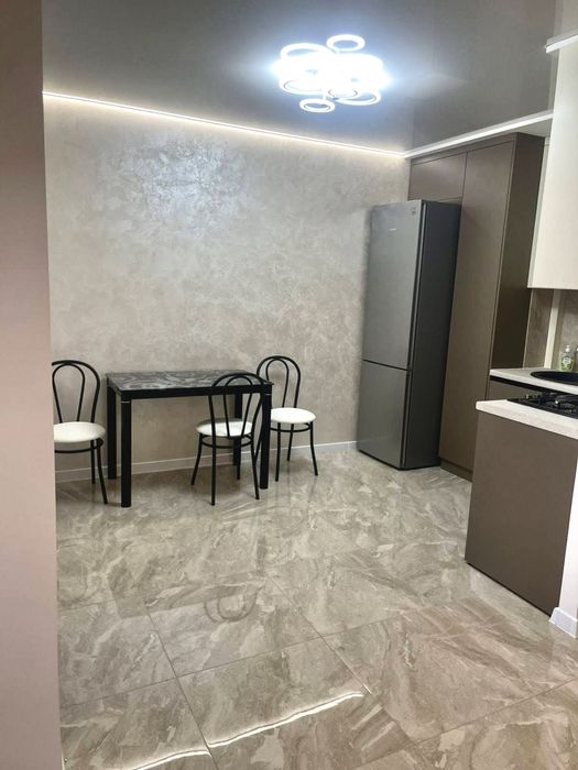 ОРЕНДА 2 кім квартири з кухнею-студією, вул. Київська