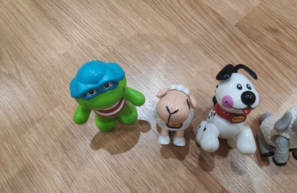 Игрушка TOLO трещалка торохтушка пищалка щенок барашек собака Толо