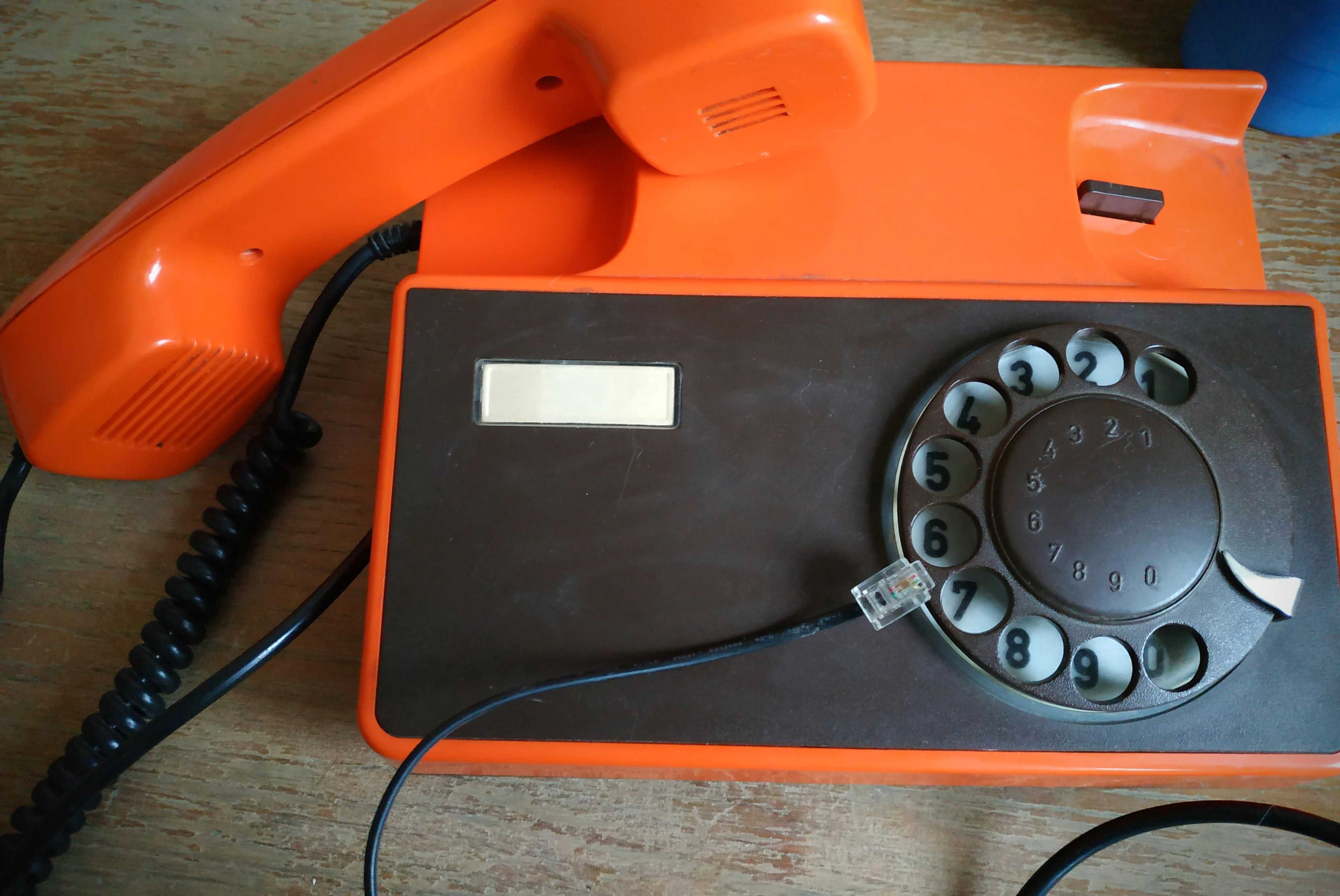 Телефон робочій с клемой для підключення інтернету Продам . з СРСР