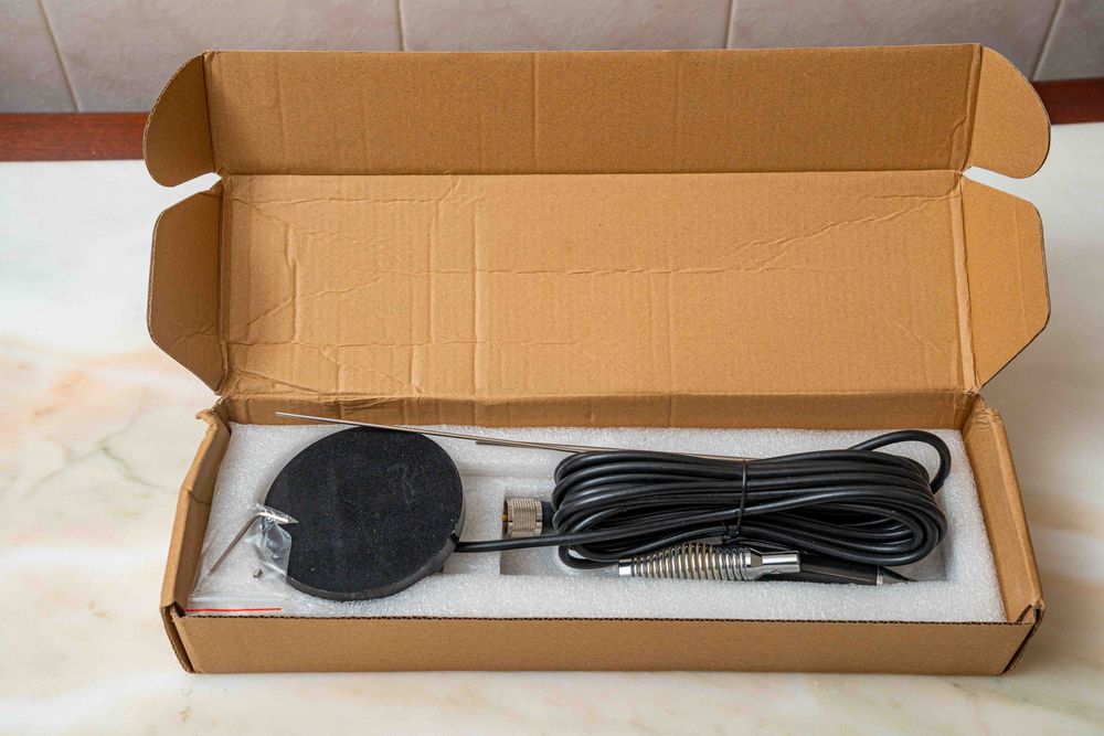 Antena de Radio CB 27 Mhz magnética, nova e robusta.