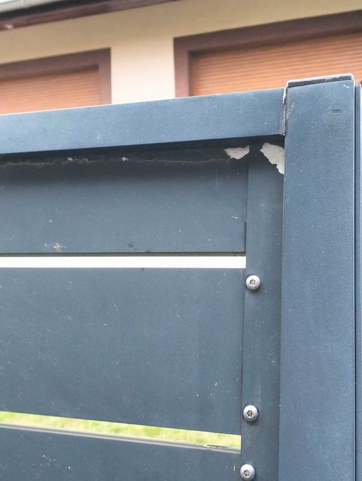 Brama dwuskrzydłowa z napędem