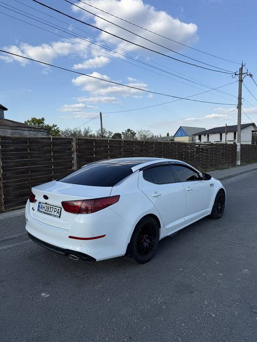 Продам машину Kia K5 .